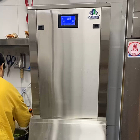 200公斤纯雪花制冰机交付郑州某海鲜姿造店
